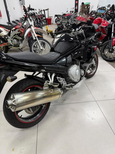 SUZUKI GSX 650 F , Foto 2