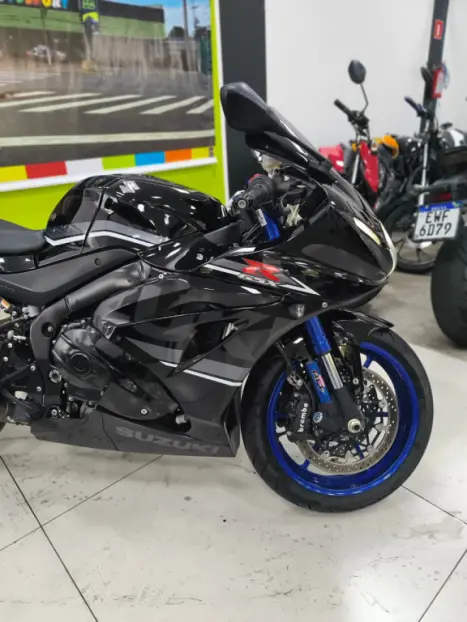 SUZUKI GSX-R 1000 SRAD , Foto 3