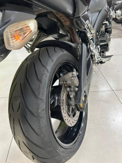 SUZUKI GSX-R 1300 B-King , Foto 3