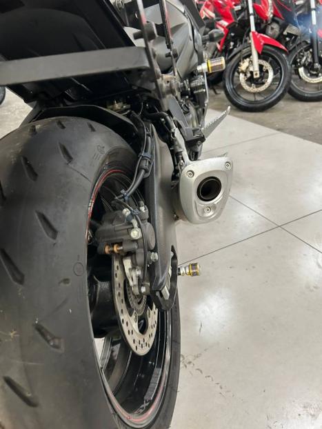SUZUKI GSX-S 1000 , Foto 3