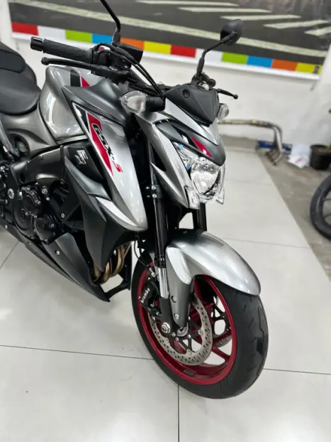 SUZUKI GSX-S 1000 A, Foto 11