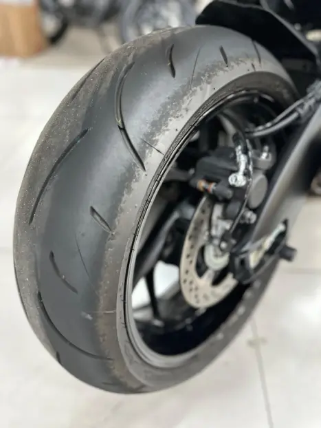 SUZUKI GSX-S 1000 A, Foto 4