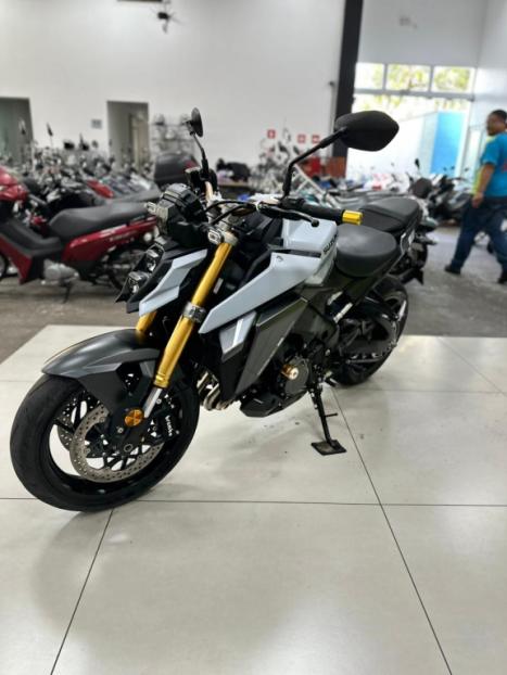 SUZUKI GSX-S 1000 A, Foto 7