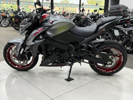 SUZUKI GSX-S 1000 A, Foto 2