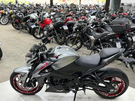 SUZUKI GSX-S 1000 A, Foto 4