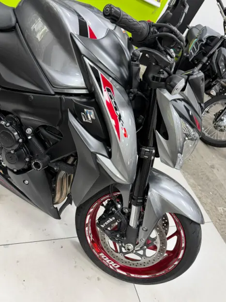 SUZUKI GSX-S 1000 A, Foto 9