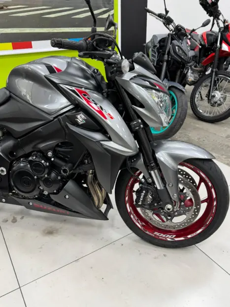 SUZUKI GSX-S 1000 A, Foto 11