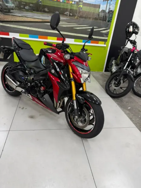 SUZUKI GSX-S 1000 A, Foto 3
