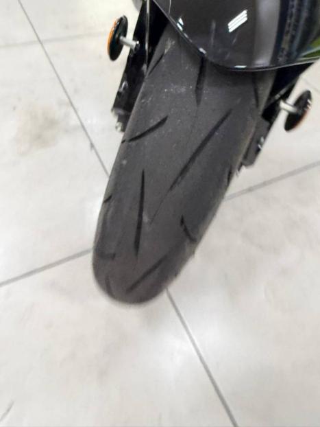 SUZUKI GSX-S 1000 A, Foto 4