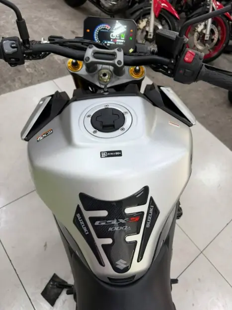 SUZUKI GSX-S 1000 A, Foto 11