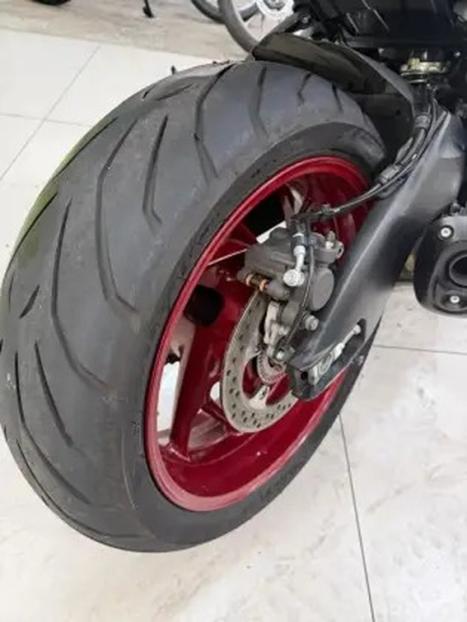 SUZUKI GSX-S 1000 A, Foto 5