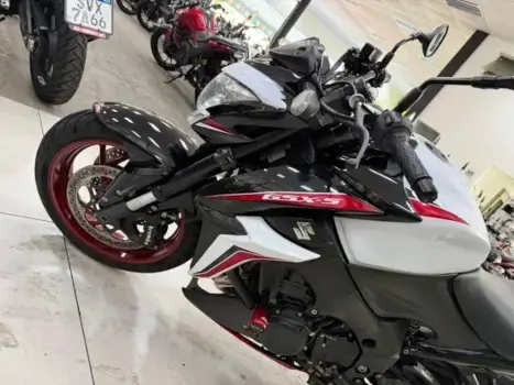 SUZUKI GSX-S 1000 A, Foto 15