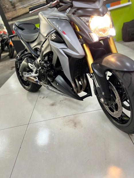 SUZUKI GSX-S 1000 A, Foto 2