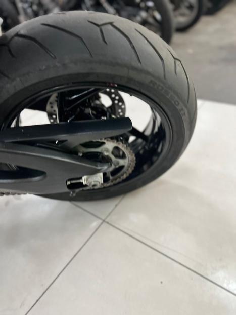 SUZUKI GSX-S 1000 A, Foto 3