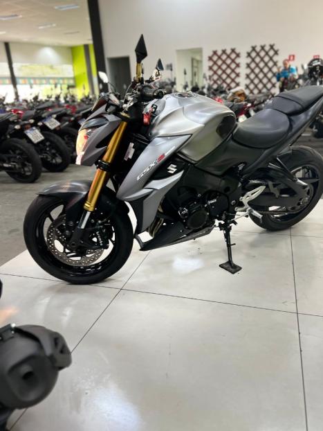 SUZUKI GSX-S 1000 A, Foto 6