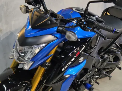 SUZUKI GSX-S 1000 A, Foto 3