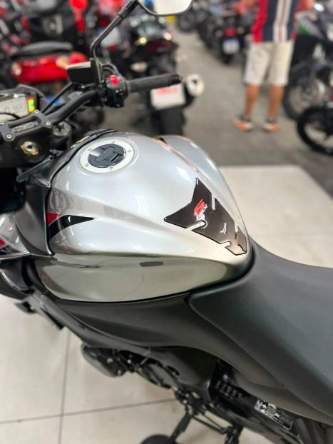 SUZUKI GSX-S 1000 A, Foto 7