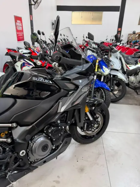 SUZUKI GSX-S 1000 A, Foto 3