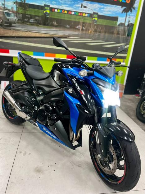 SUZUKI GSX-S 1000 A, Foto 4