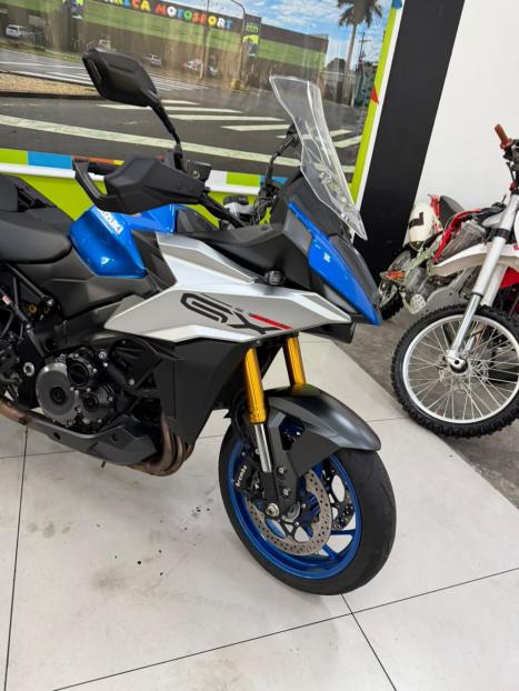 SUZUKI GSX-S 1000 A, Foto 4