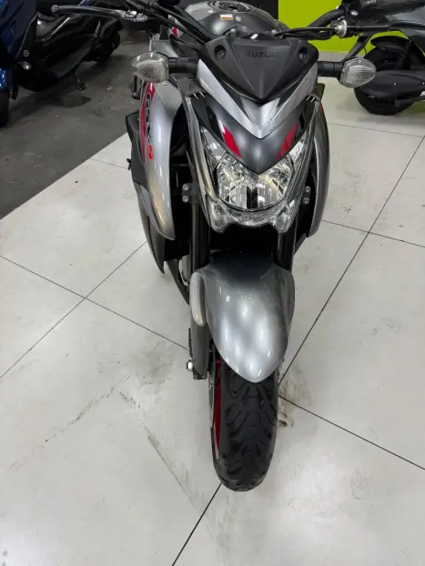 SUZUKI GSX-S 1000 A, Foto 2