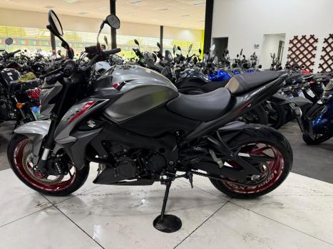 SUZUKI GSX-S 1000 A, Foto 8