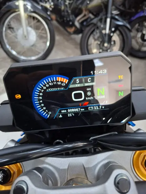SUZUKI GSX-S 1000 A, Foto 2