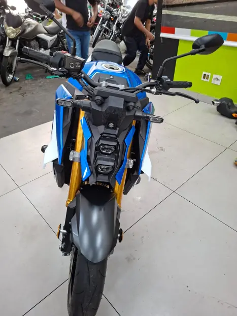 SUZUKI GSX-S 1000 A, Foto 4