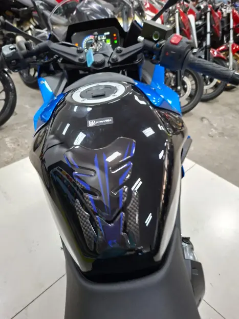 SUZUKI GSX-S 1000 A, Foto 3