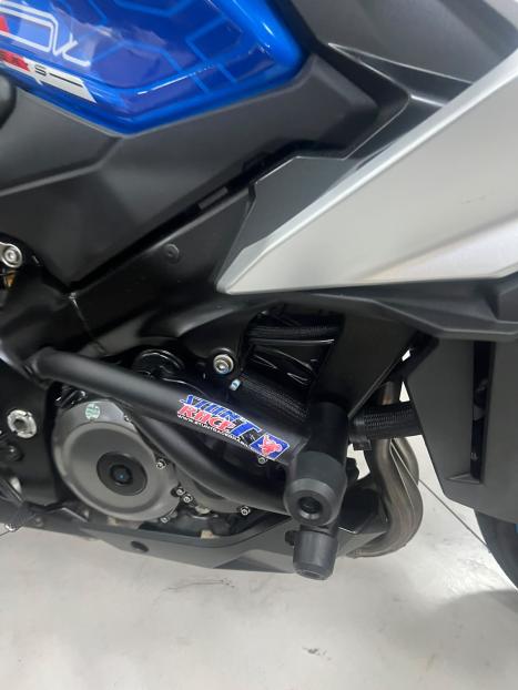 SUZUKI GSX-S 1000 A, Foto 4