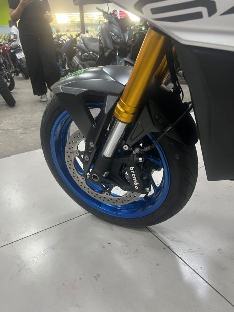 SUZUKI GSX-S 1000 A, Foto 8