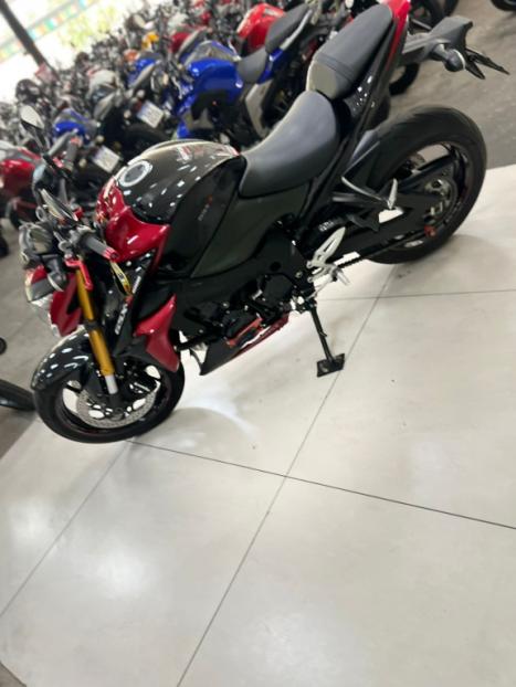 SUZUKI GSX-S 1000 F, Foto 4