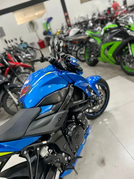 SUZUKI GSX-S 750 ABS, Foto 4