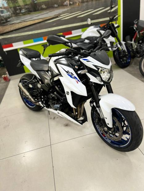 SUZUKI GSX-S 750 ABS, Foto 1
