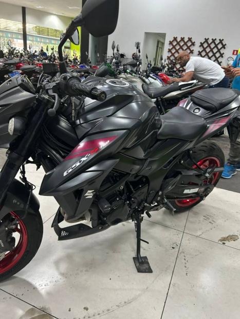 SUZUKI GSX-S 750 ABS, Foto 2