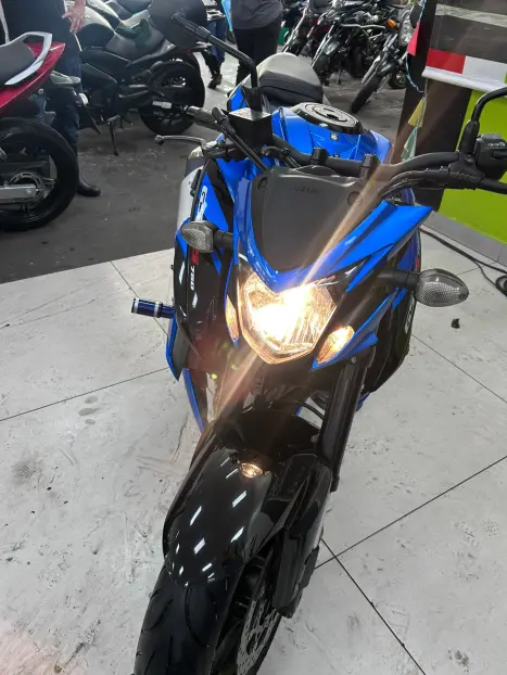 SUZUKI GSX-S 750 ABS, Foto 2