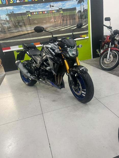 SUZUKI GSX-S 750 ABS, Foto 1