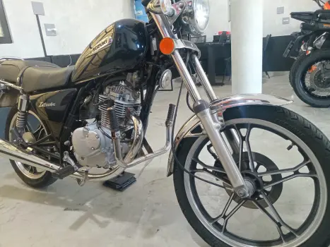 SUZUKI Intruder 125 , Foto 2