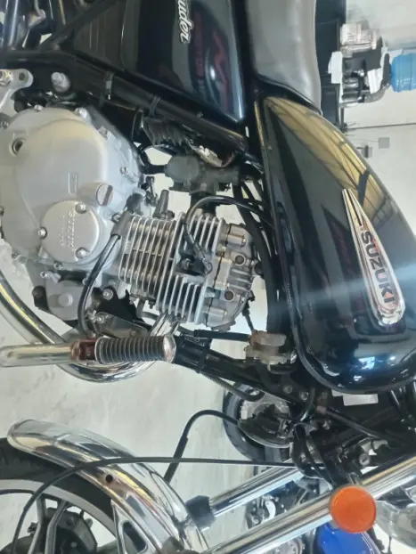 SUZUKI Intruder 125 , Foto 6