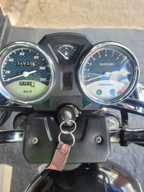 SUZUKI Intruder 125 , Foto 4