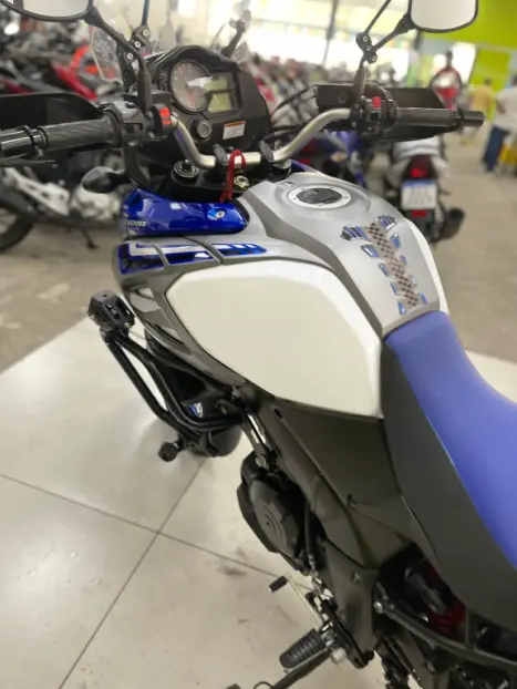 SUZUKI V-Strom DL 1000 , Foto 12