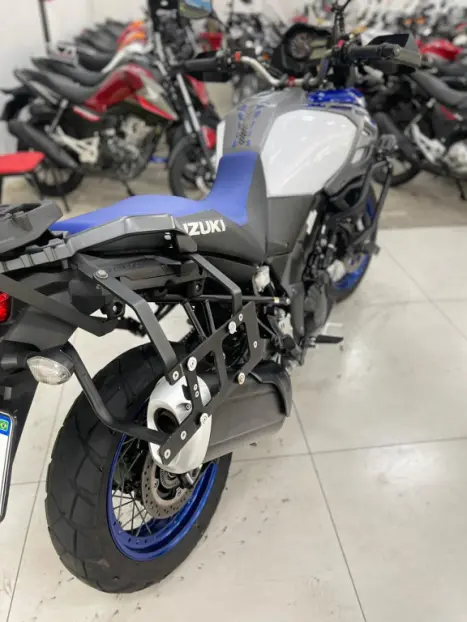 SUZUKI V-Strom DL 1000 , Foto 13