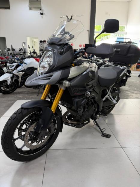 SUZUKI V-Strom DL 1000 , Foto 3