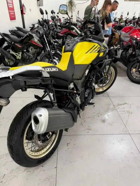 SUZUKI V-Strom DL 1000 , Foto 17