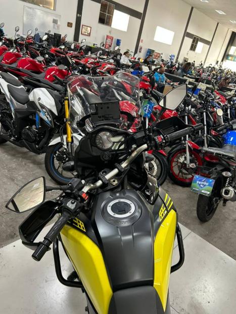 SUZUKI V-Strom DL 1000 A, Foto 3