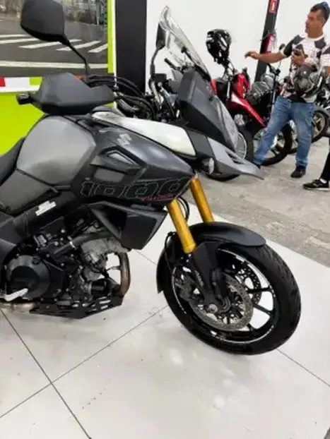 SUZUKI V-Strom DL 1000 , Foto 10