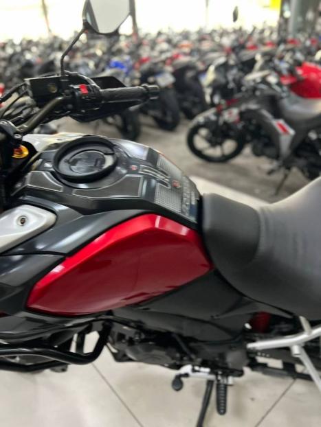 SUZUKI V-Strom DL 1000 , Foto 3