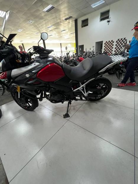 SUZUKI V-Strom DL 1000 , Foto 4
