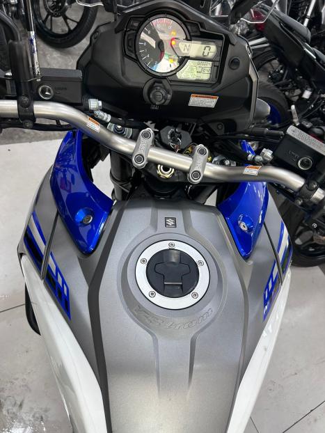 SUZUKI V-Strom DL 1000 A, Foto 5