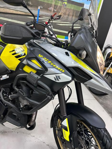 SUZUKI V-Strom DL 1000 A, Foto 3